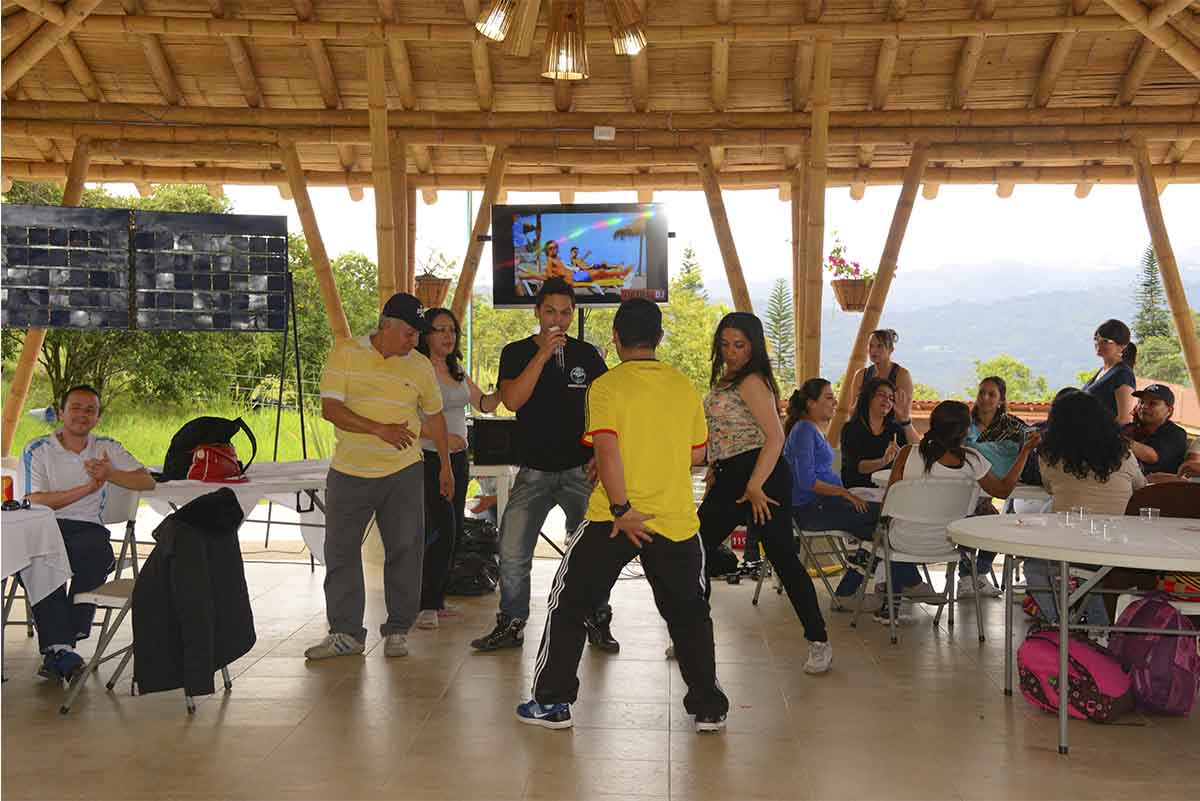 Eventos, Fiestas y Despedidas de Fin de Año Empresariales makute